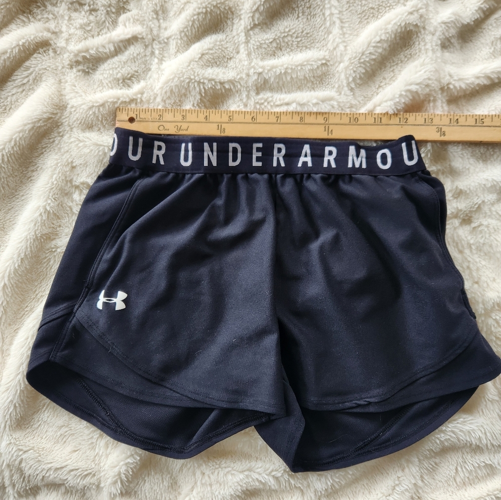 Under Armour Black Athletic Shorts Size Small